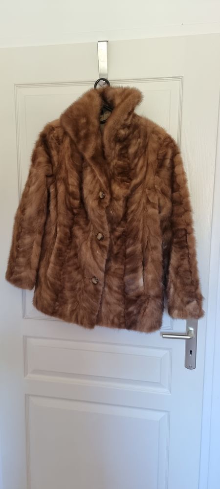 Manteau En Vison Véritable Saga Mink - Taille 10, Couleur Beige - Occasion En Très Bon état