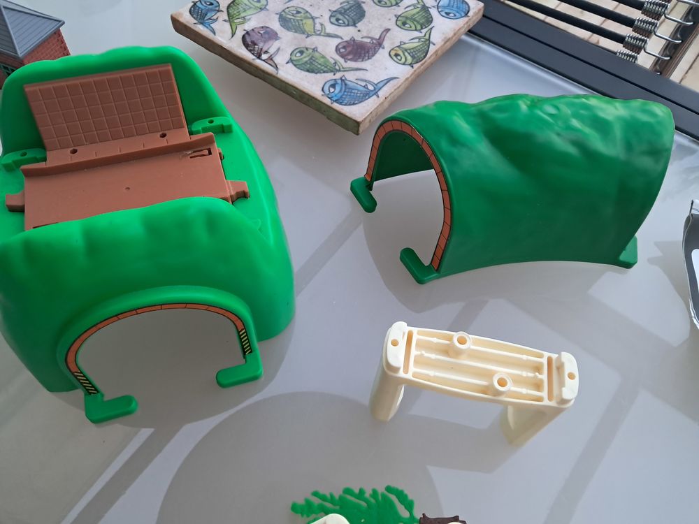 Des &eacute;l&eacute;ments du train Tomy 7426, super set
de chez Tomica Wo Jeux / jouets