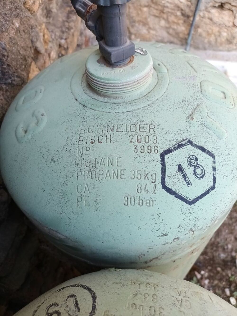 2 bouteilles propane 35kg vides Bricolage