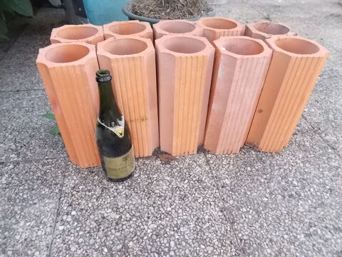 tuileaux en terre cuite en bon etat 0 La Roche-sur-Yon (85)