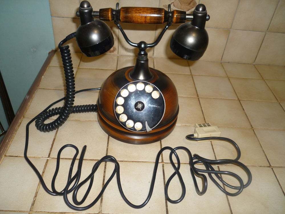 t&eacute;l&eacute;phone ancien 
Tlphones et tablettes