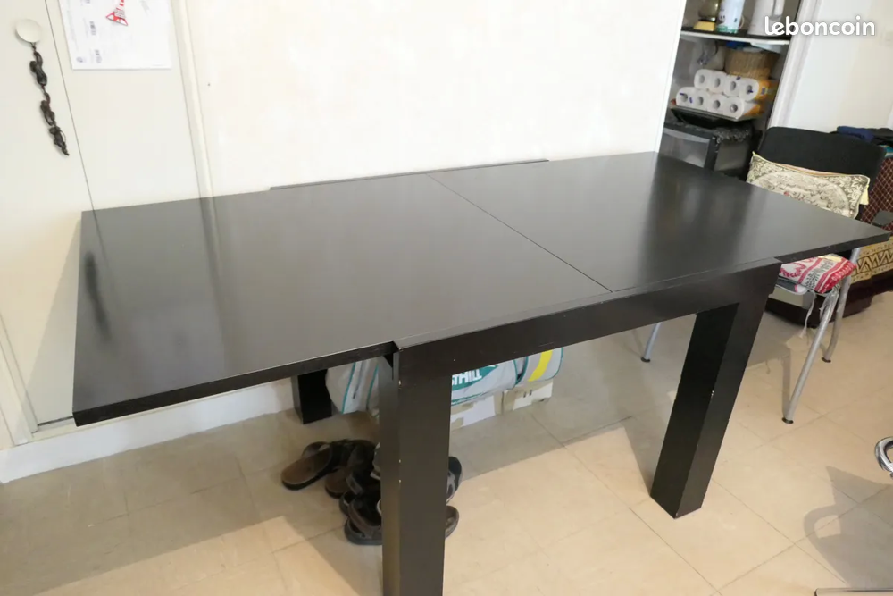 table carr&eacute;e bois noir laqu&eacute; bon &eacute;tat 92x92 , Meubles