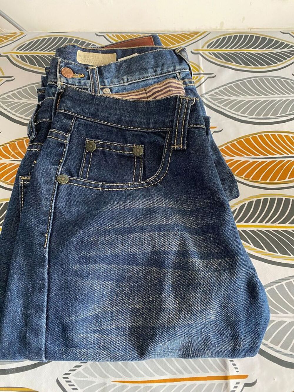 5 JEANS HOMME 
Vêtements