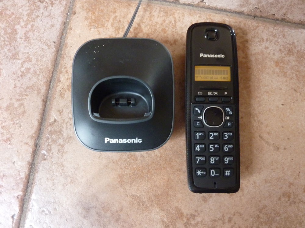 T&eacute;l&eacute;phones PANASONIC DUO Téléphones et tablettes