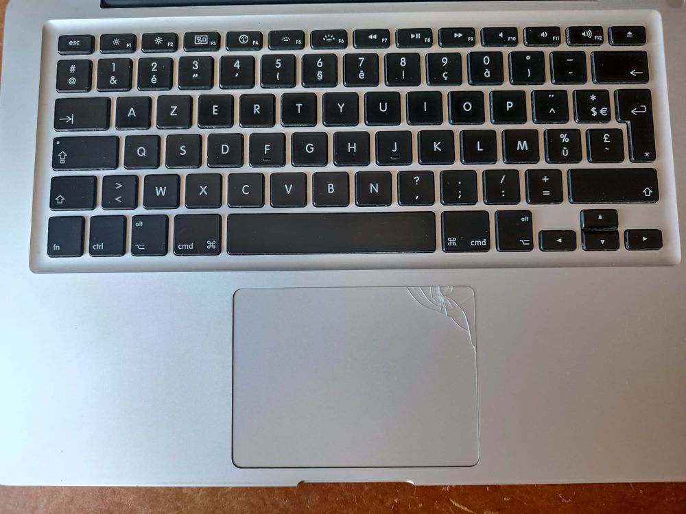 MacBook Pro 2010 &agrave; 65€ pour pi&egrave;ces (hors d'usage) Matériel informatique