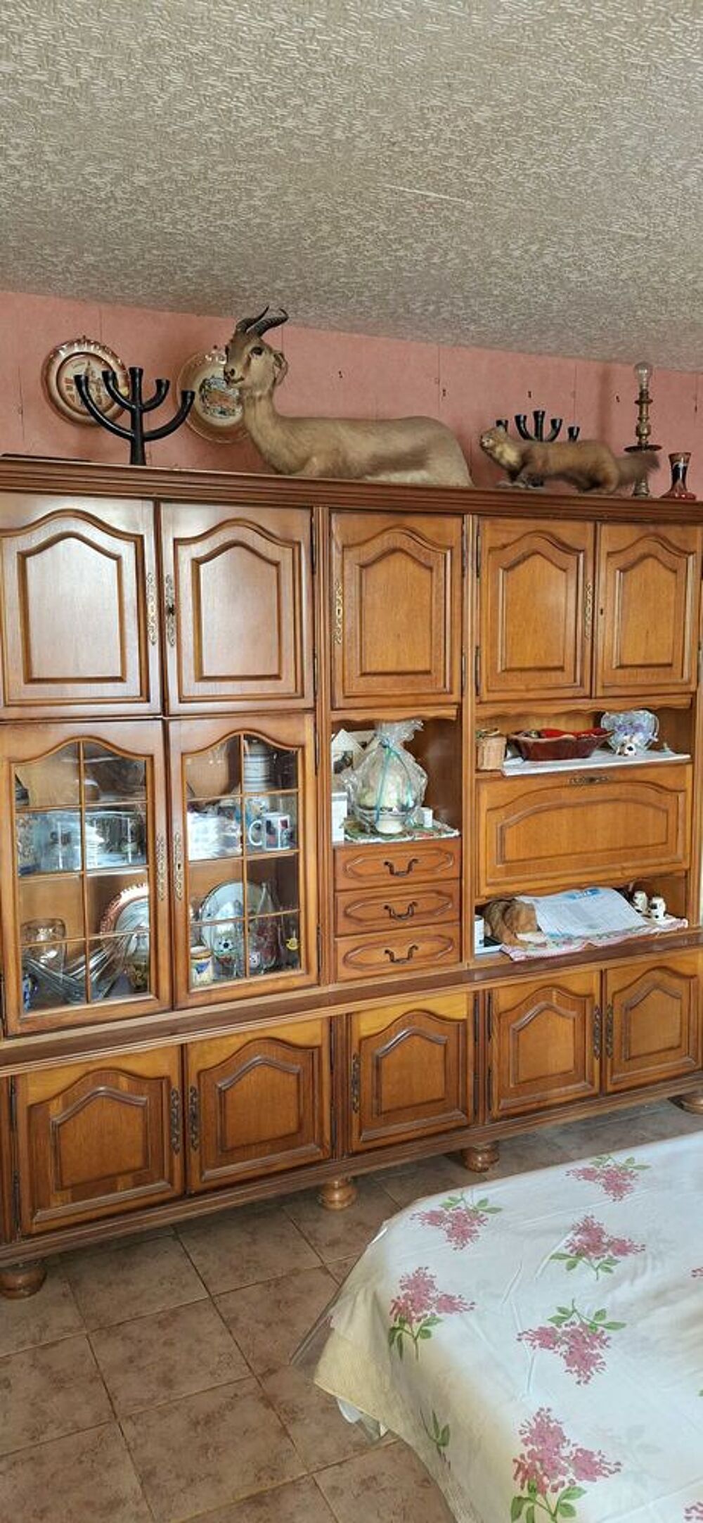 buffet et canap&eacute; Meubles