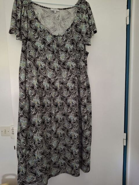 Robe taille 50/52 12 �ragny (95)