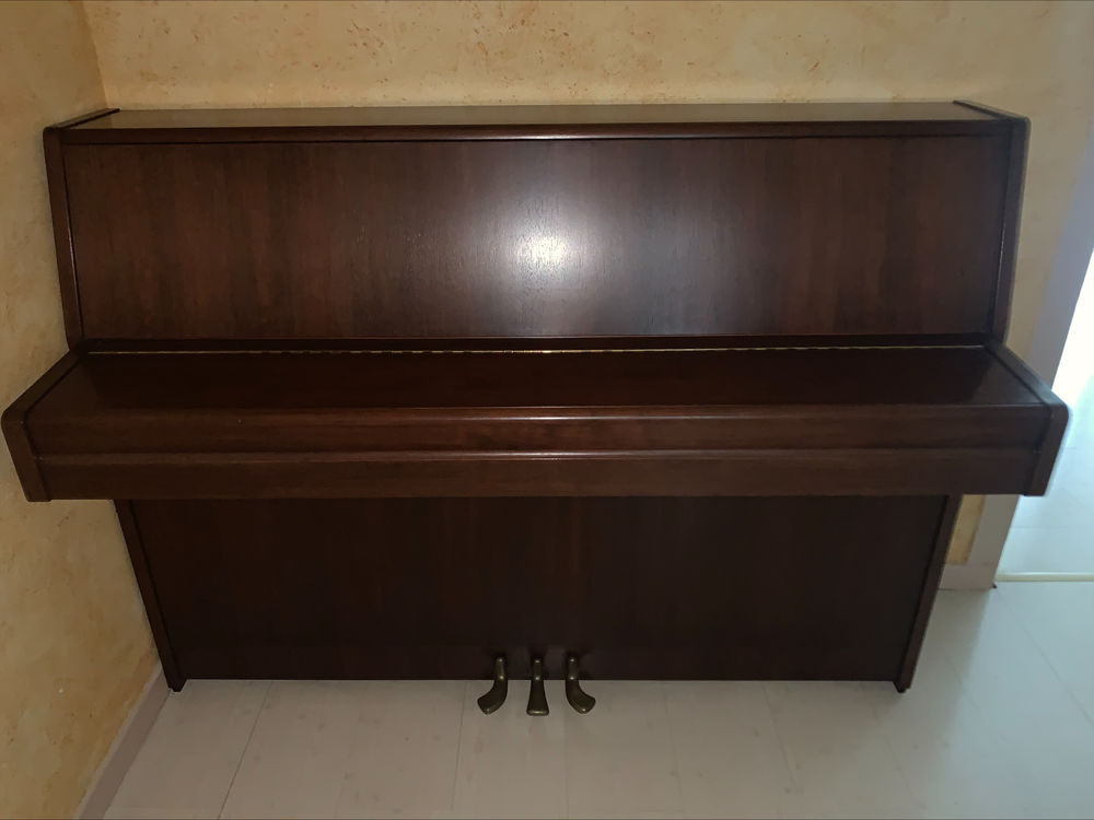 Piano droit Yamaha Instruments de musique