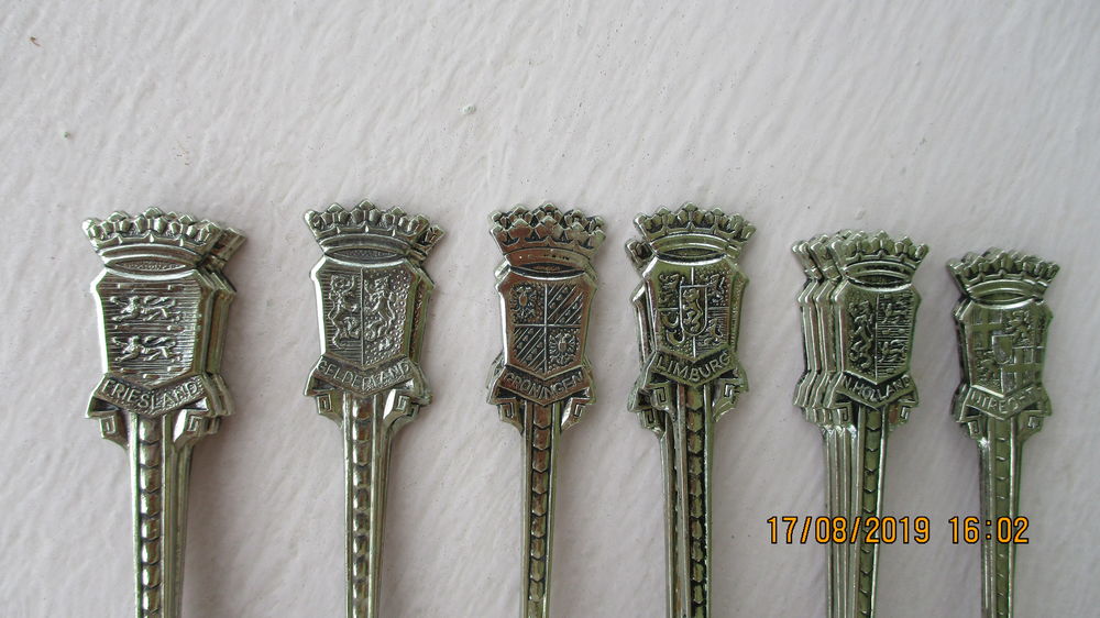 Lot Petites Cuill&egrave;res Ch&acirc;teaux de la Loire + Autres... Décoration