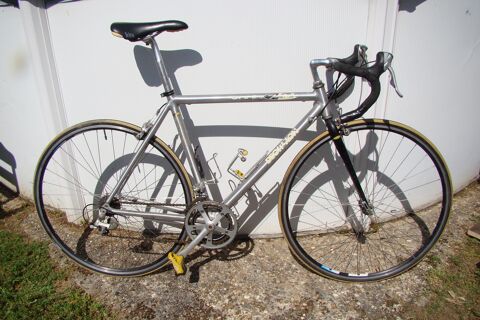 V�lo de course Cobra 700  - taille cadre 51   300 Gargenville (78)