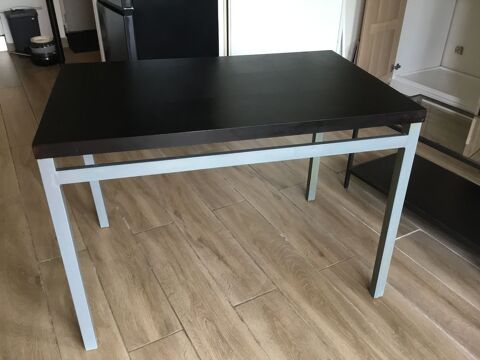 Table polyurthane support alu 29 Le Cannet (06)