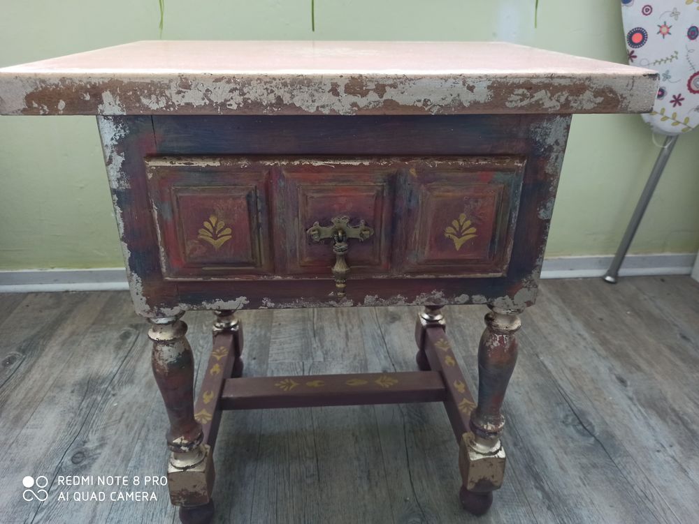 Meuble avec dorures bois massif Meubles