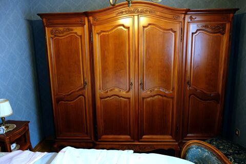 Trs belle chambre  coucher en merisier massif Louis XV 1200 Oberhausbergen (67)