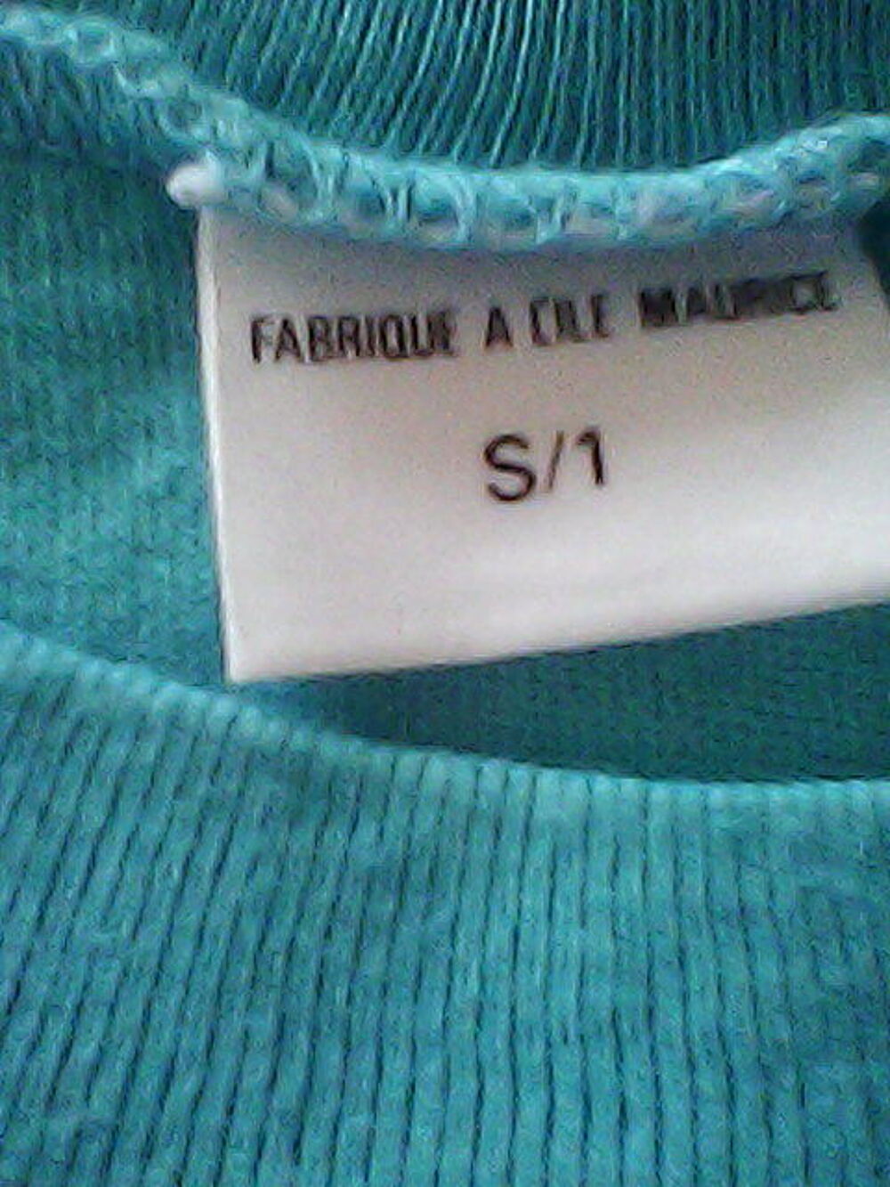Tee shirt neuf, Vêtements