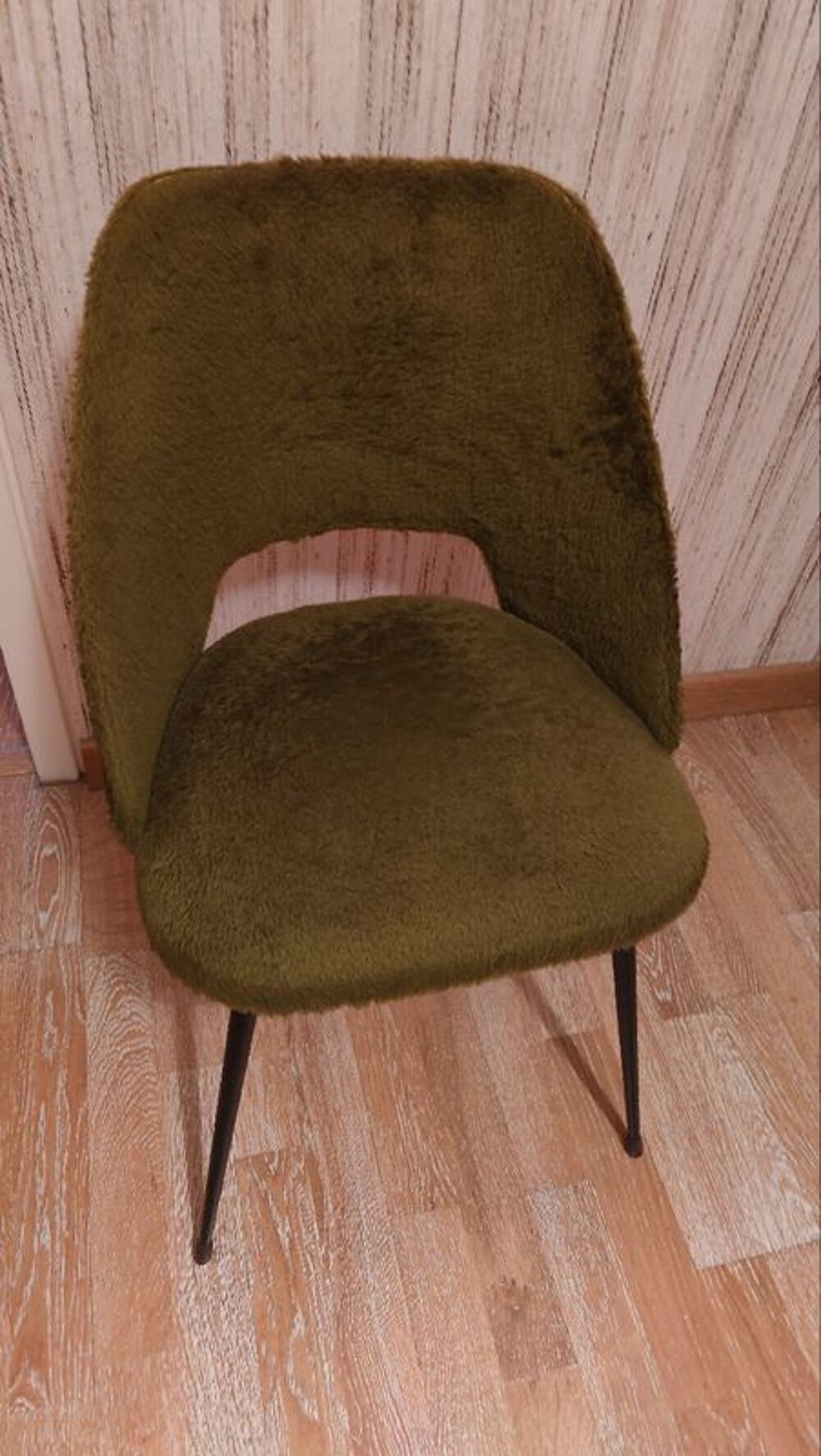 Chaises vintage vert fonc&eacute; Meubles