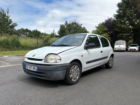Annonce voiture Renault Clio II 980 €