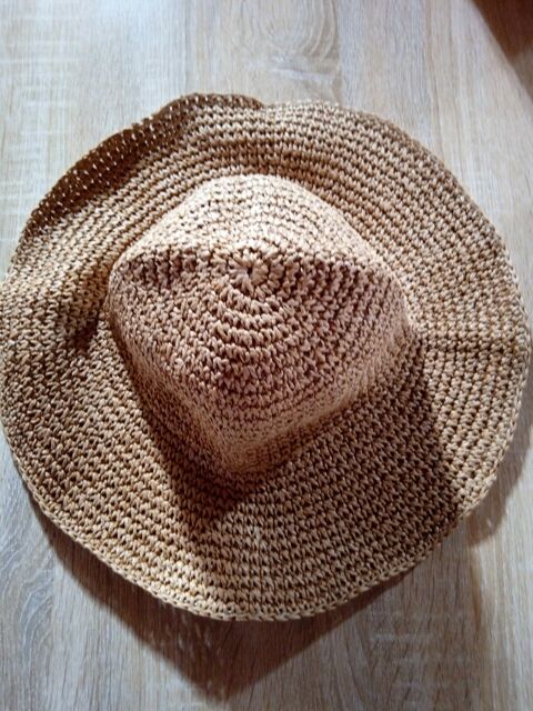 Chapeau 10 Villars-en-Pons (17)