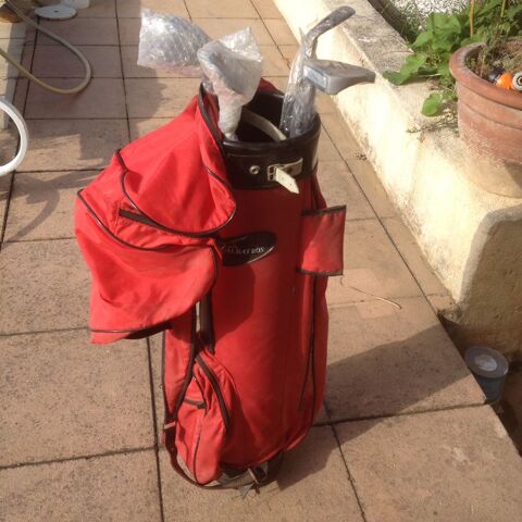 4 clubs + 1 sac  golf 100 Six-Fours-les-Plages (83)