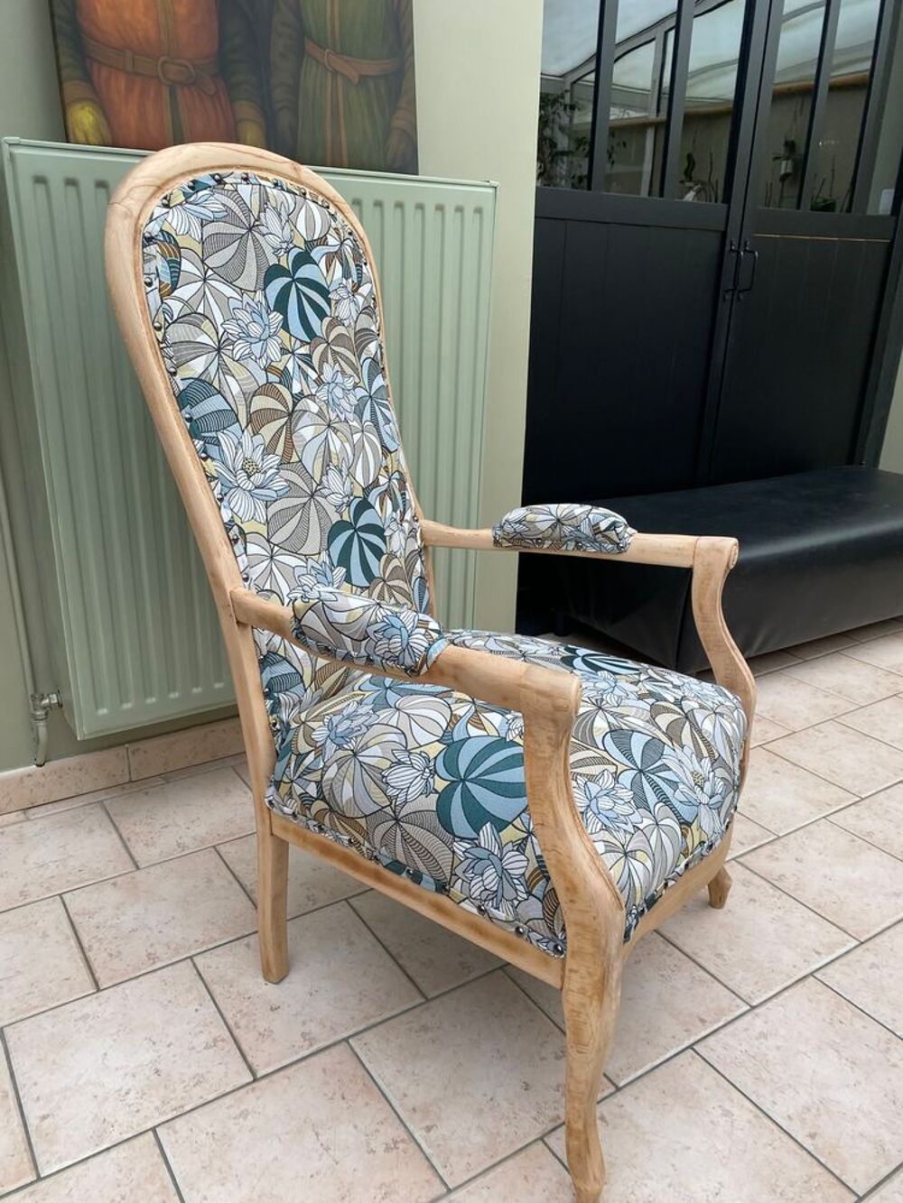 Fauteuil voltaire ancien enti&egrave;rement restaur&eacute; Meubles