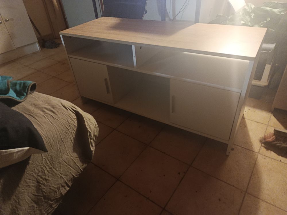 Petit meuble tv en bon &eacute;tat Meubles