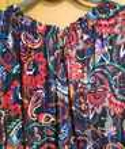 Beau top bel imprim&eacute; foulard cachemire T 40 excellent &eacute;tat Vtements