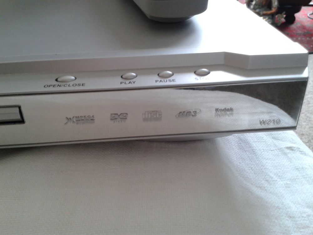 lecteur DVD neuf WILSON W210 avec t&eacute;l&eacute;commande Photos/Video/TV