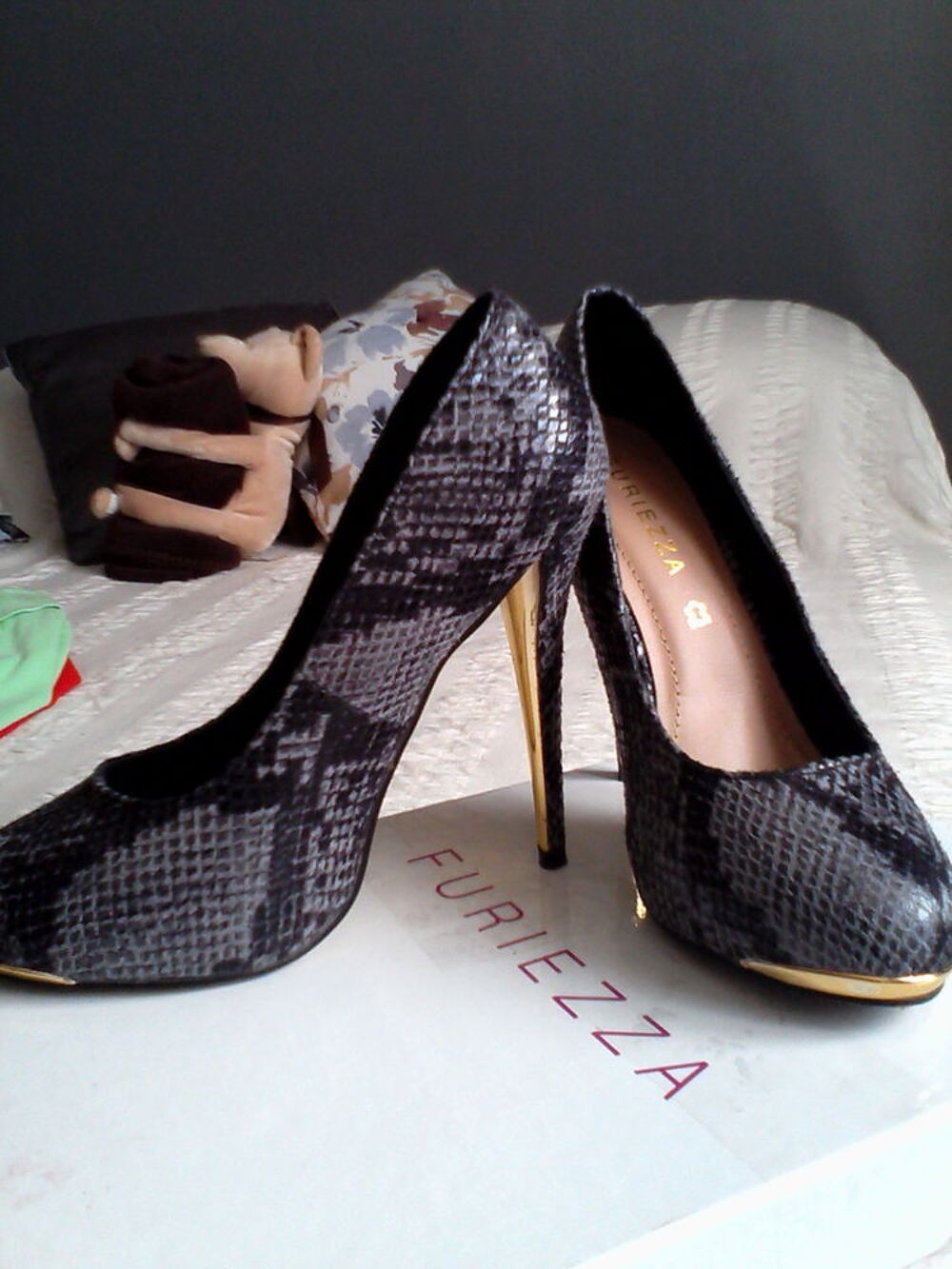 ESCARPINS MARQUE FURIEZZA. Chaussures