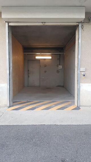  Parking / Garage  louer 20 m
