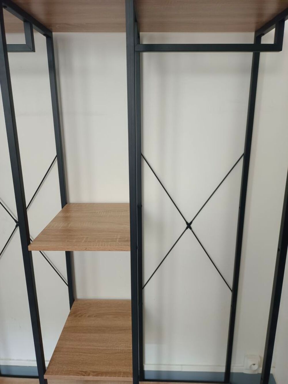 Dressing en bois et m&eacute;tal Meubles
