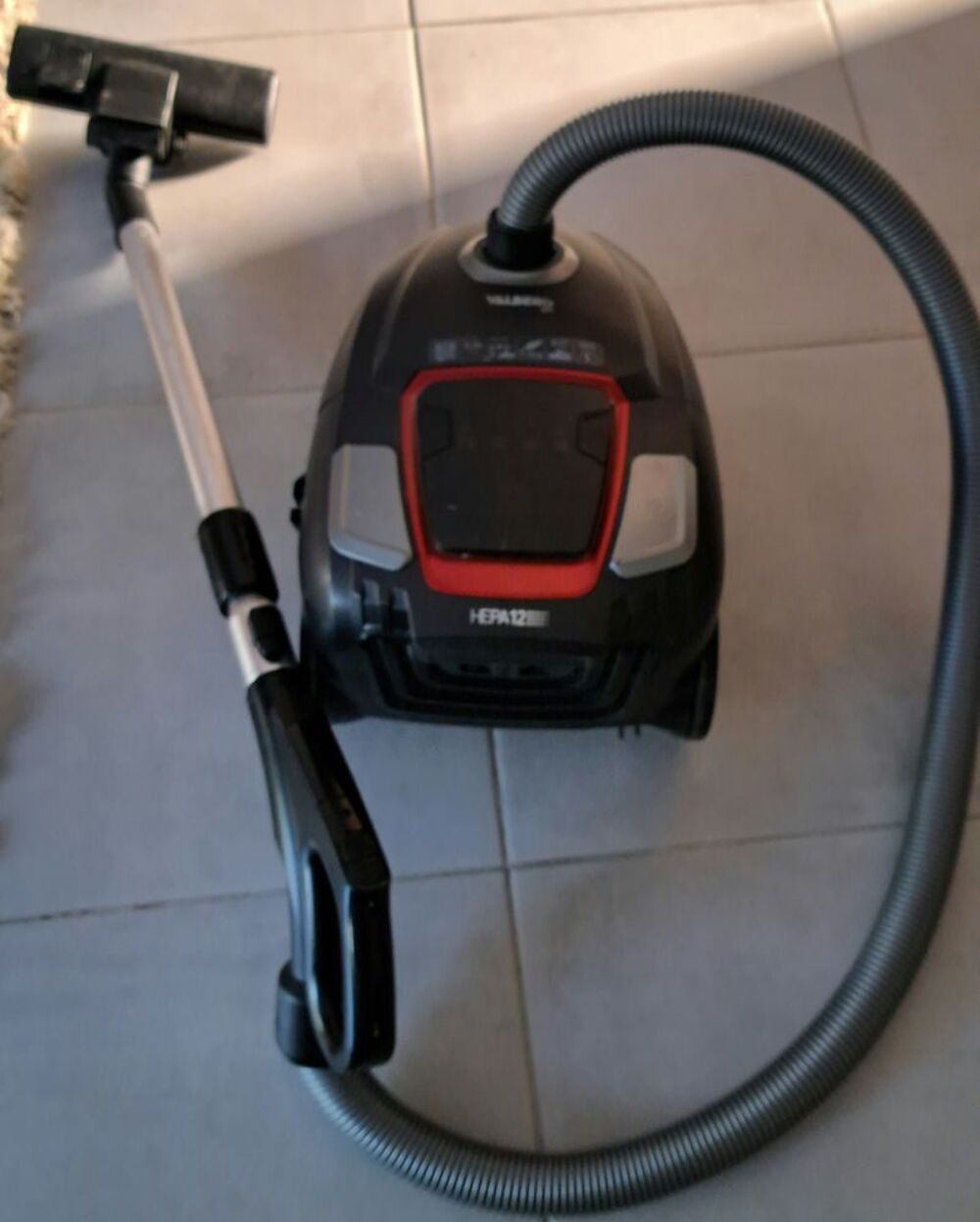 Aspirateur Valberg 800w + 3 accessoires + 10 sacs + notice Electroménager
