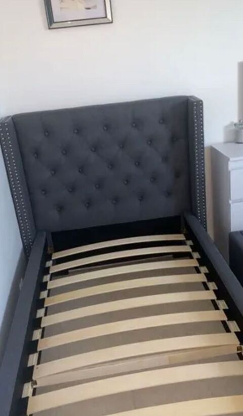 deux lit gris capitonne 400 Gennevilliers (92)