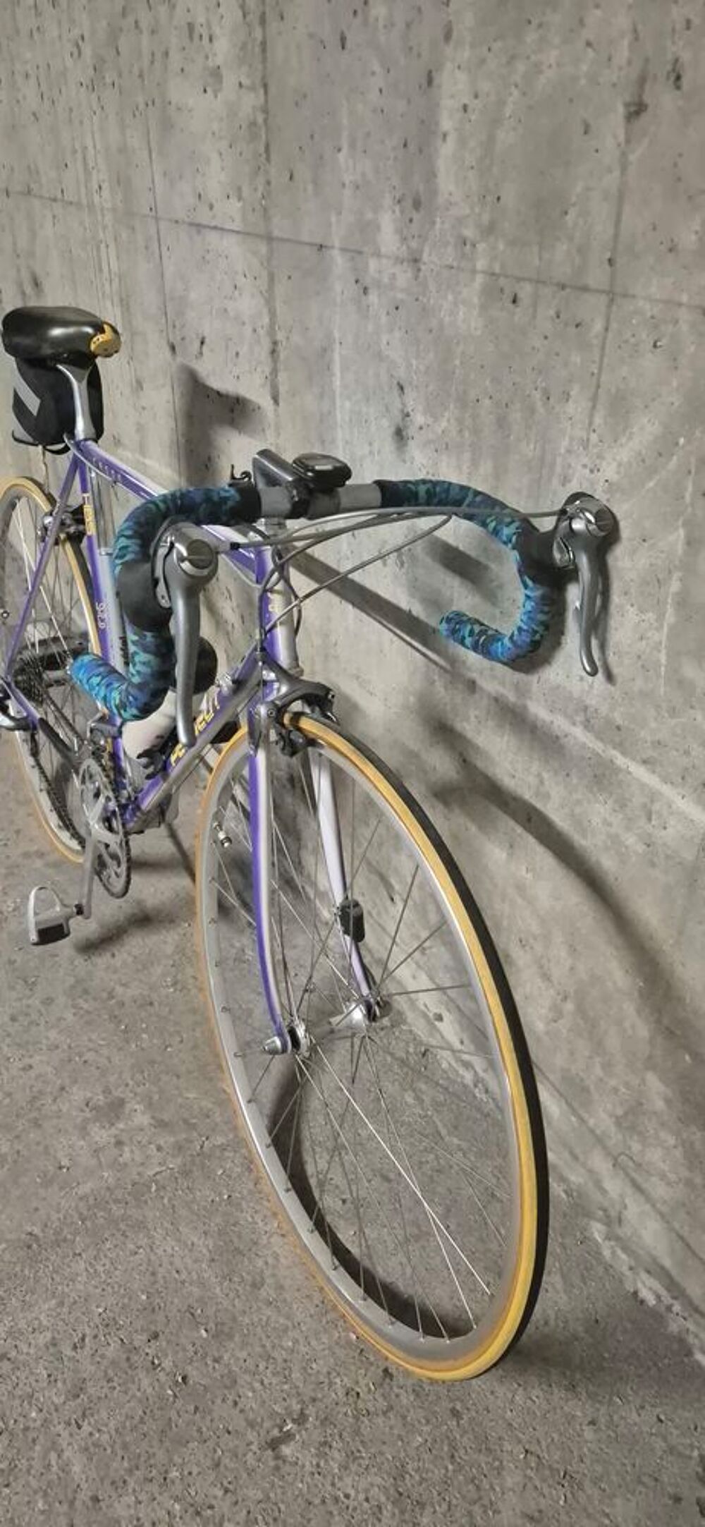 Velo de course Peugoet CR500 Perthus vintage Vélos