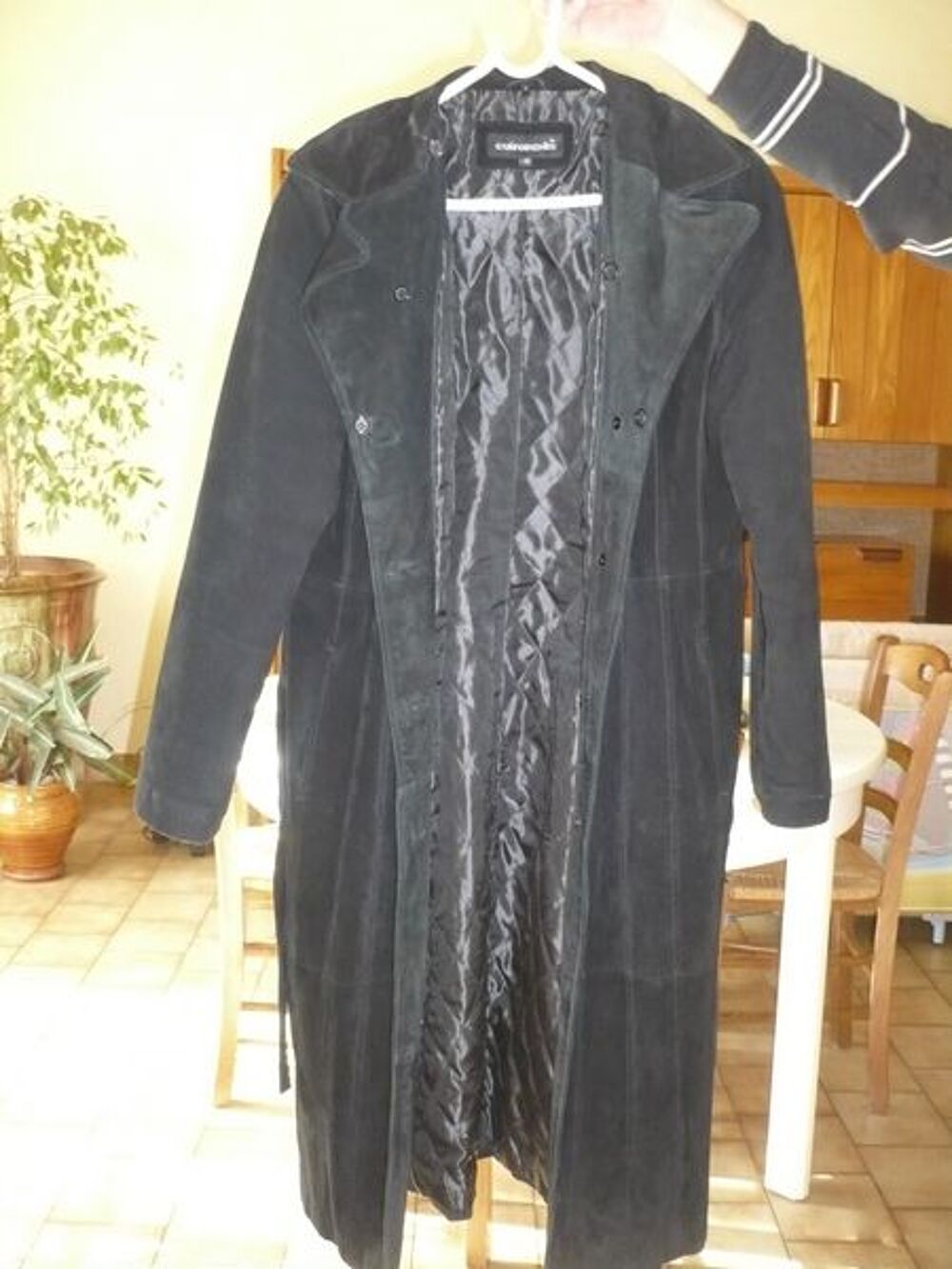 PETIT PRIX POUR CE JOLI MANTEAU CROUTE DE CUIR Vêtements