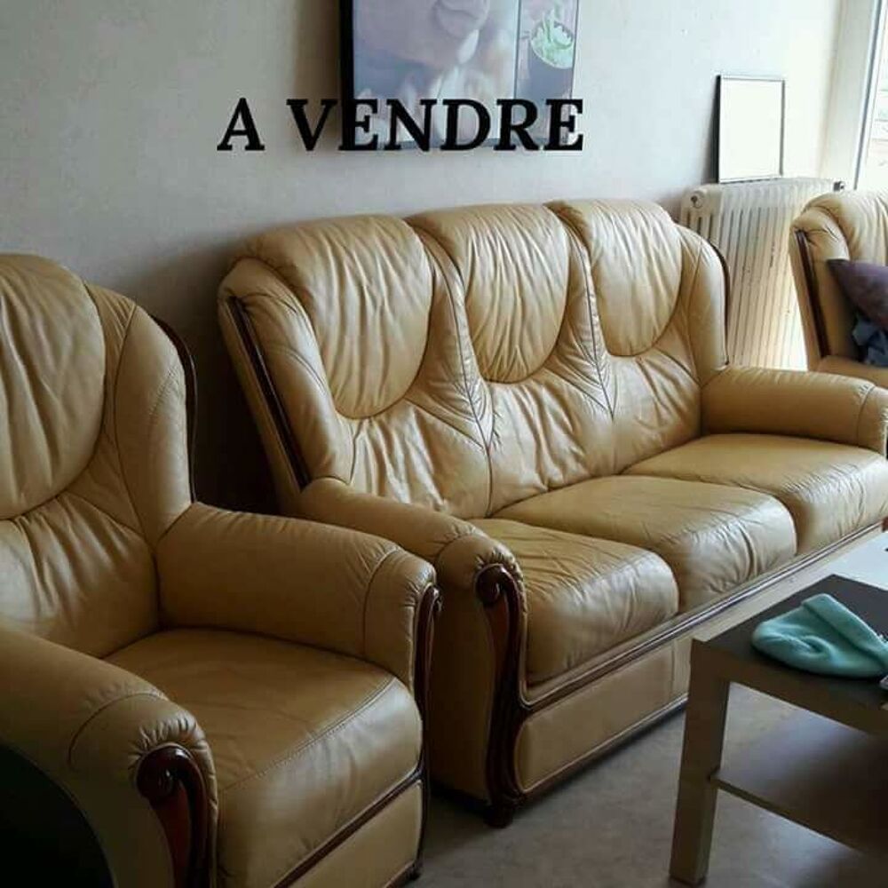 vends canap&eacute; et 2 fauteuils cuir
Meubles