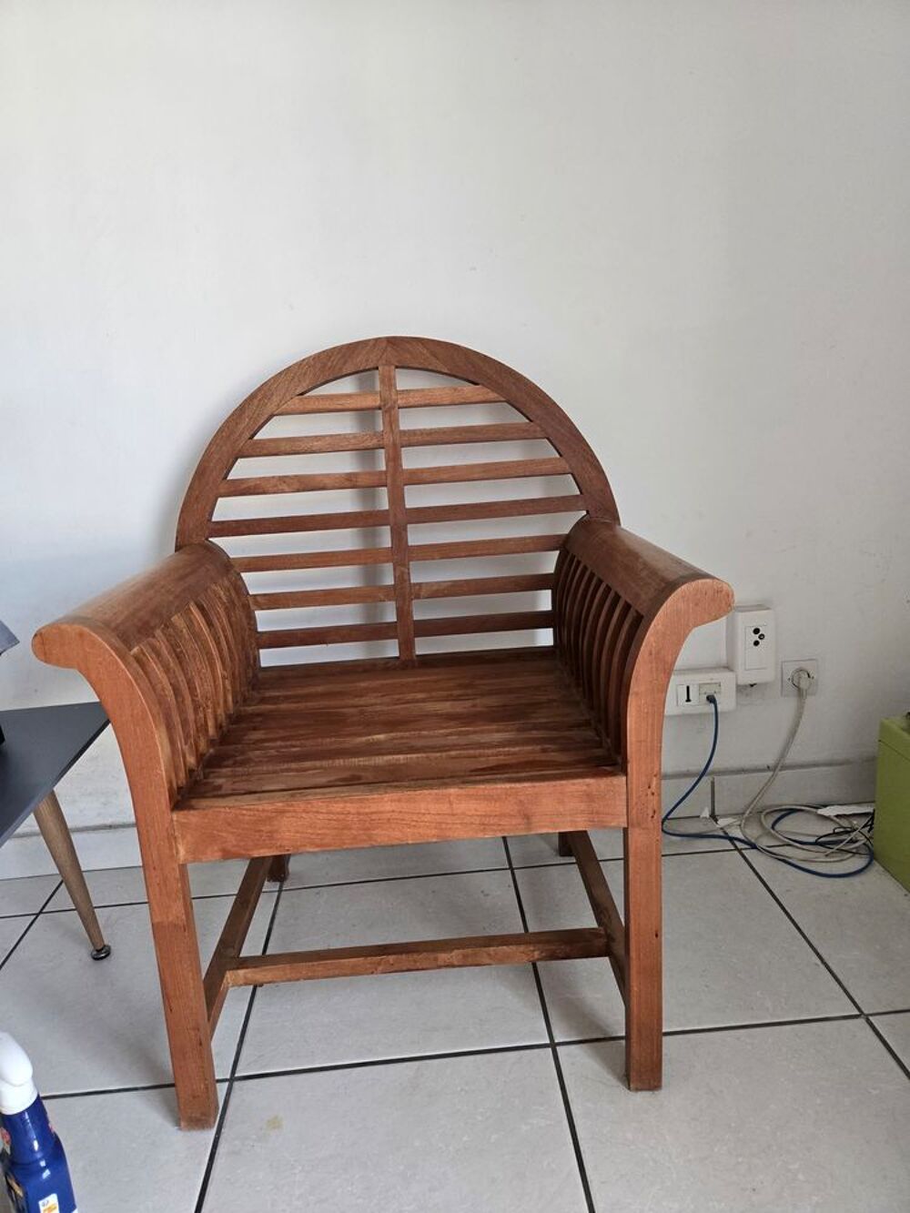 Canap&eacute; et fauteuil en teck Meubles