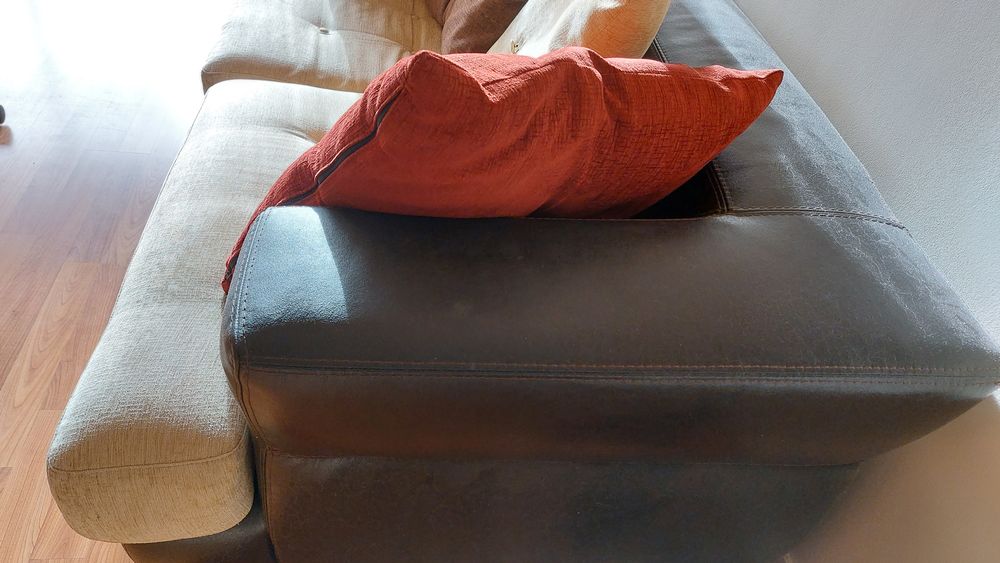 CANAPE CUIR ET ASSISE TISSU Meubles
