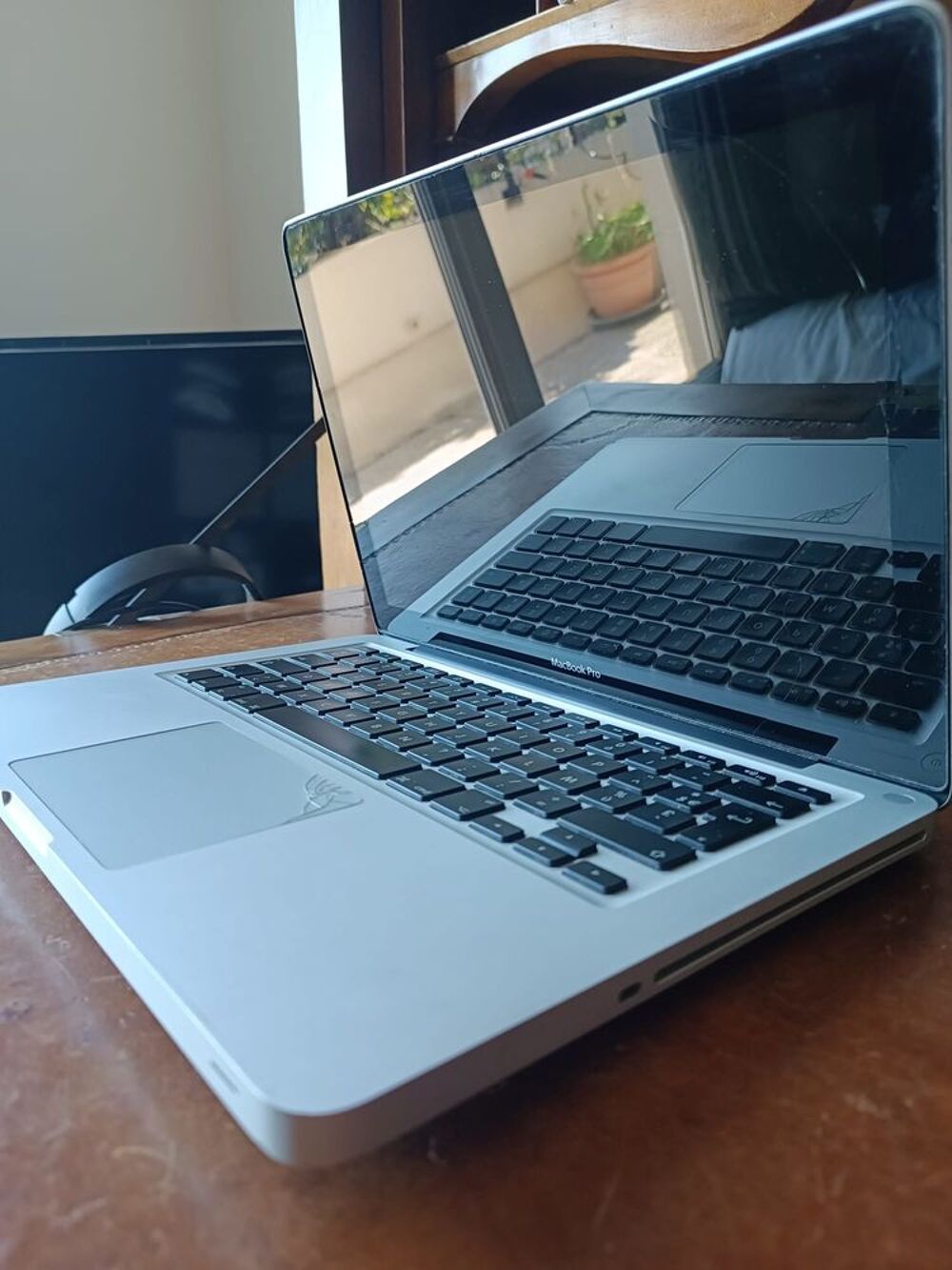 MacBook Pro 2010 &agrave; 65€ pour pi&egrave;ces (hors d'usage) Matériel informatique