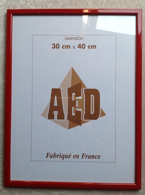 CADRE EN BOIS LAQUÉ ROUGE 30 x 40 cm Envoi Possible
5 Trégunc (29)