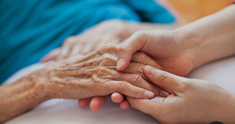 Accompagnatrice personne âgée de nuit ou fin de vie 0 83000 Toulon