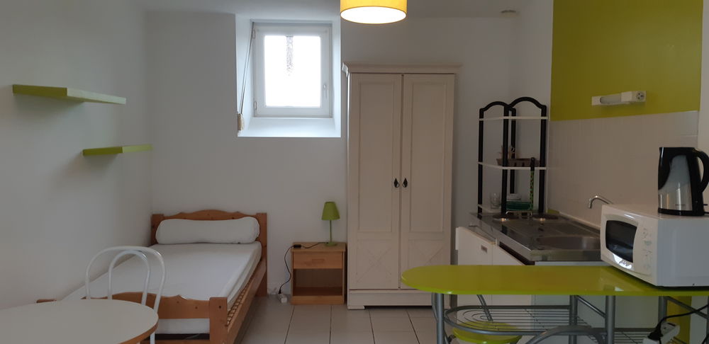 Location Appartement STUDIO ds ANCIEN CORPS DE FERME A 800m de GUINGAMP Pabu