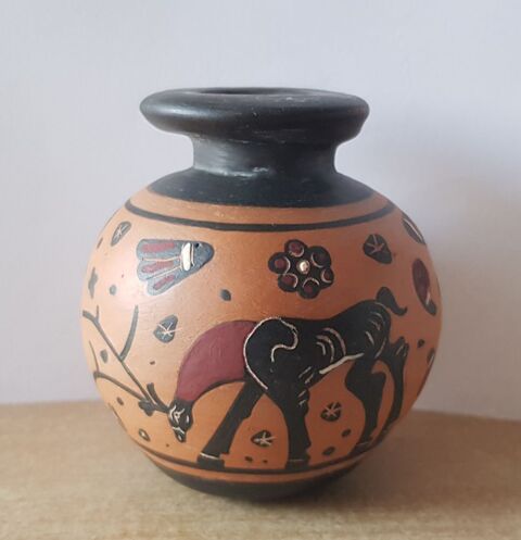 poterie petit vase en terre cuite décoré amérique du sud 7 Carnon Plage (34)