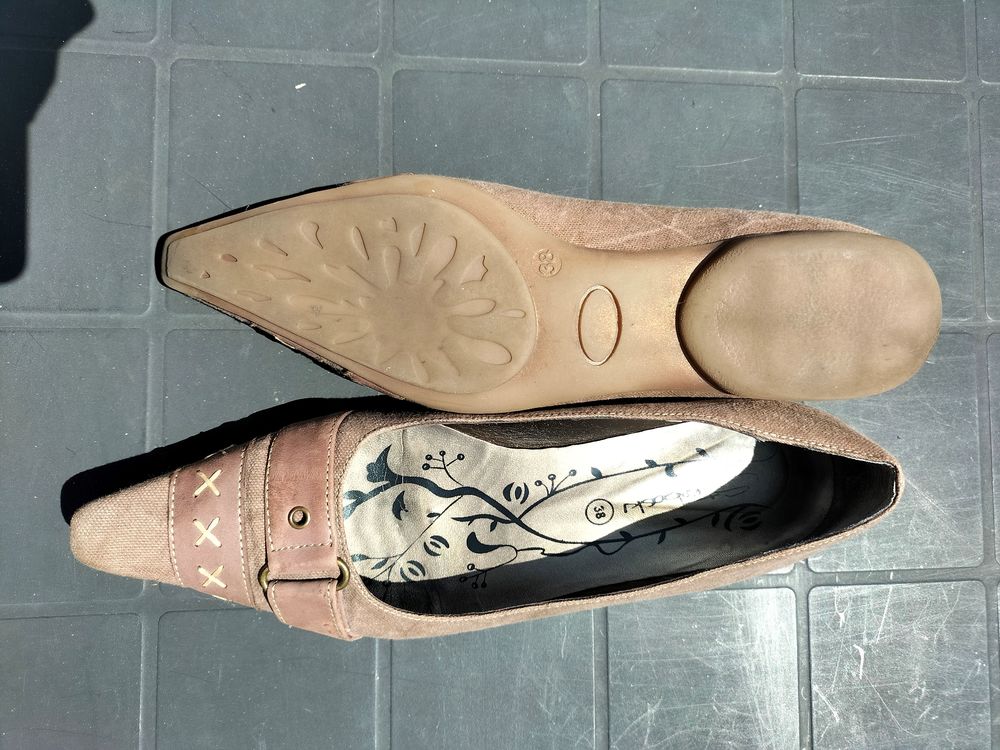 Chaussure Neuve T38 Jamais port&eacute;e Chaussures