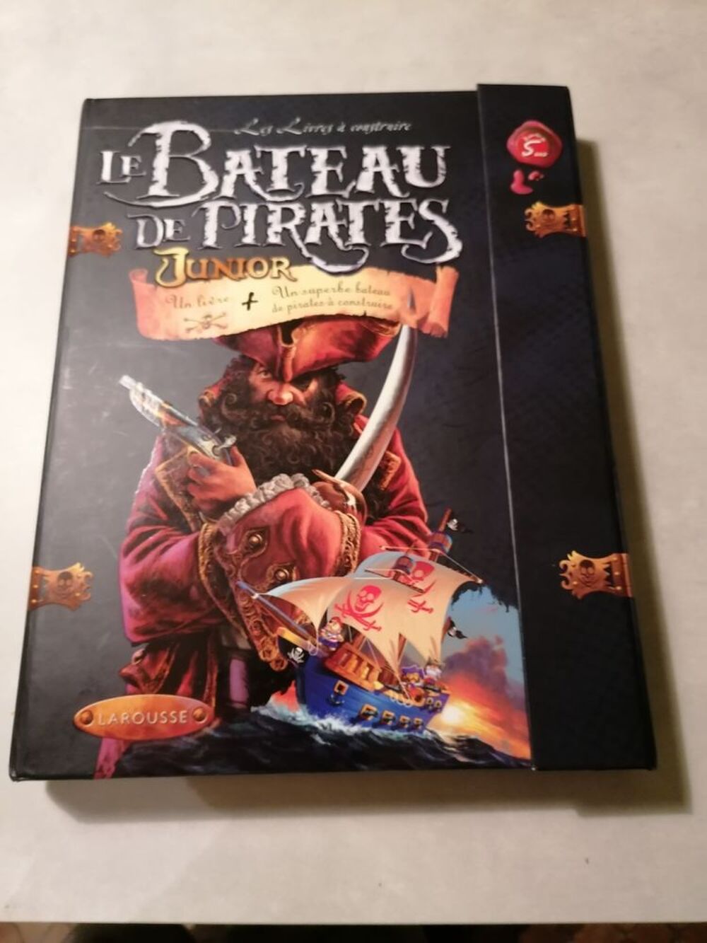 Livre et planches sur la vie des Pirates Jeux / jouets