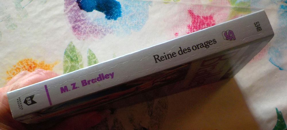 REINE DES ORAGES de Marion ZIMMER BRADLEY Ed Presses Pocket Livres et BD