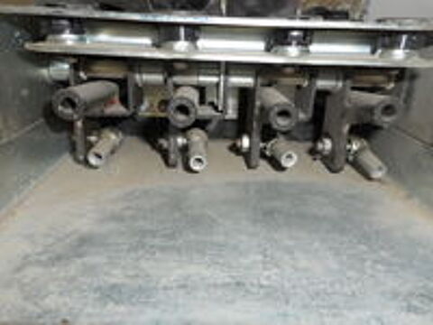   Support de distributeur hydraulique avec manettes 