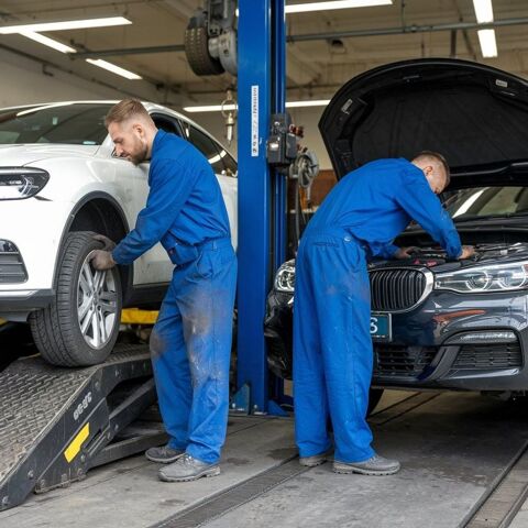 Garage automobile entre Loire et Saône et Loire. 374000 266 m$$374 000 €
