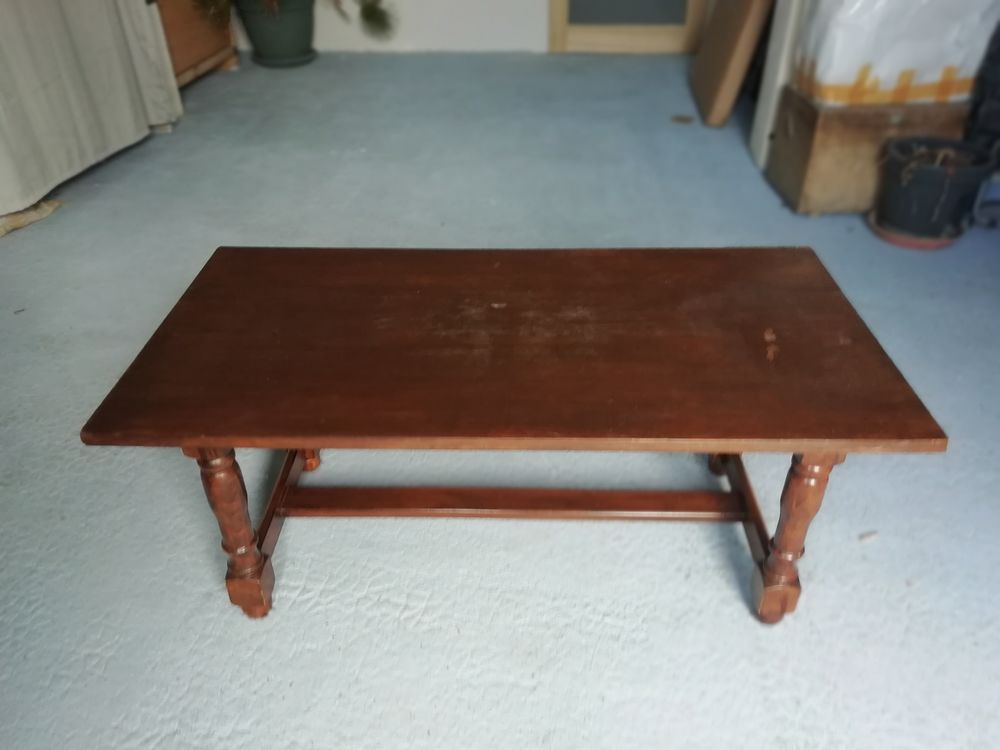 table basse de belle facture vernis Meubles