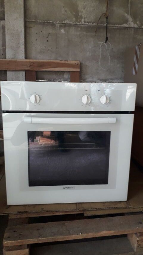 Four encastrable BRANDT. 56 Flers-en-Escrebieux (59)