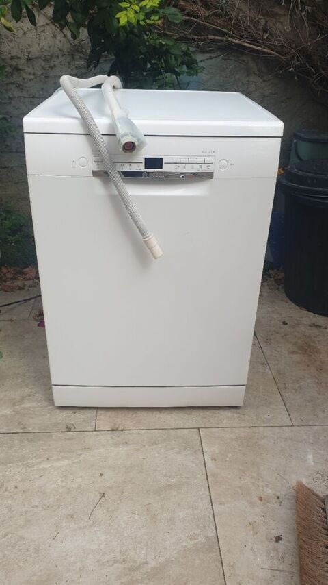 lave vaissele Bosh silent serie 2 Saint-Aubin-sur-Mer (14)