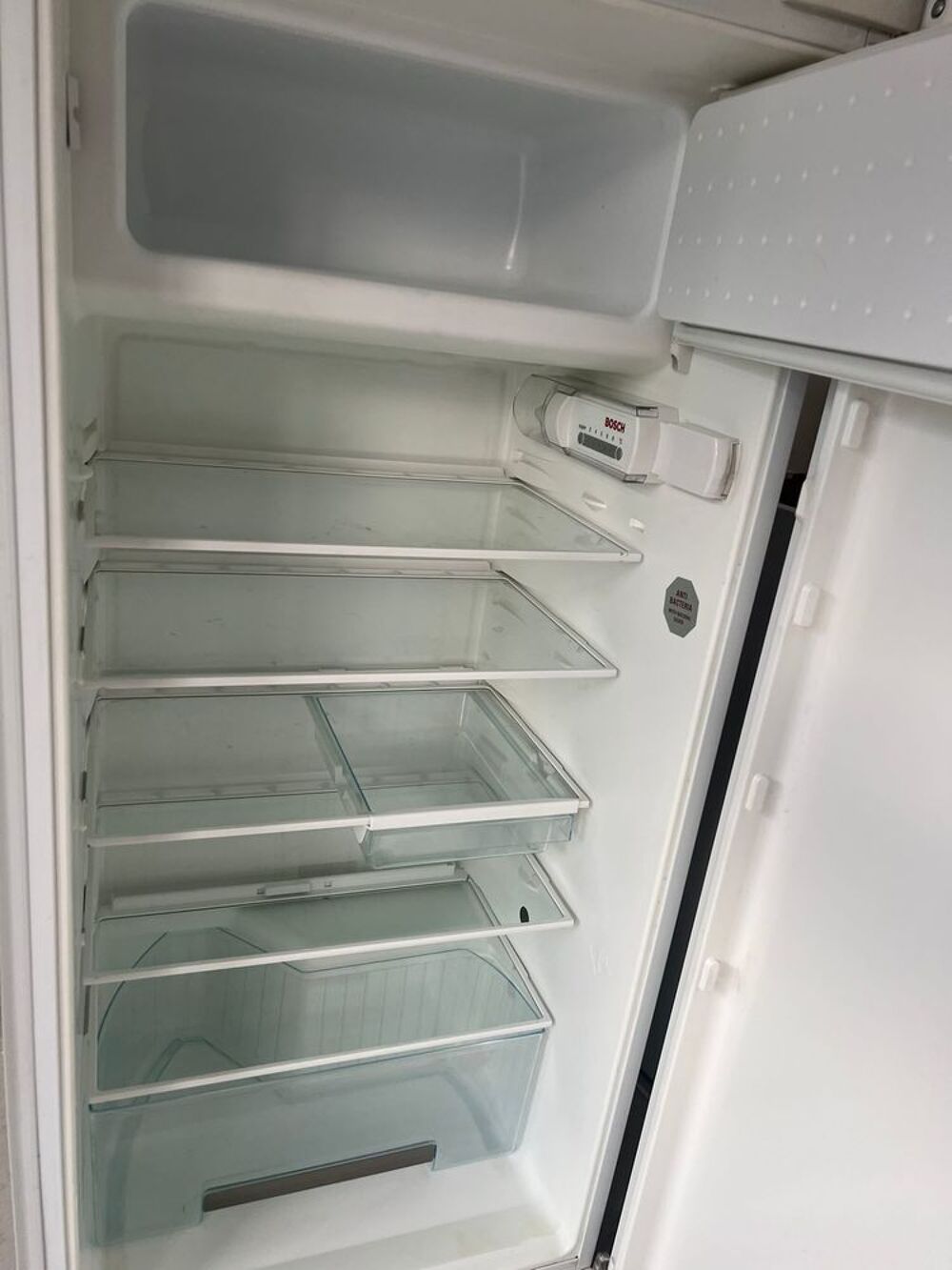 Lave vaisselle et refrig&eacute;rateur freezer Electrom�nager